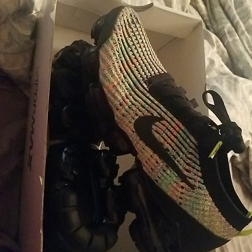 Bnib Nike Vapormax sz 7.5 - Picture 4 of 4